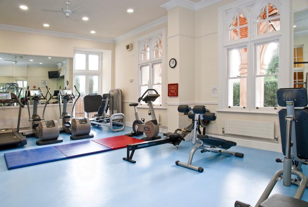 Holloway Drive, Virginia Water